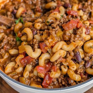Cooking Texas Chili Mac: A Tasty Combination of Chili and Pasta
