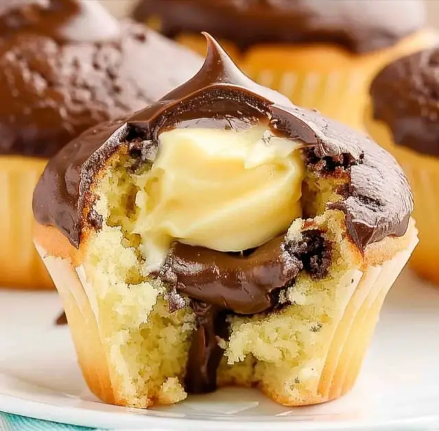 How to Make Delicious Boston Cream Cupcakes